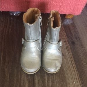 Kids boots